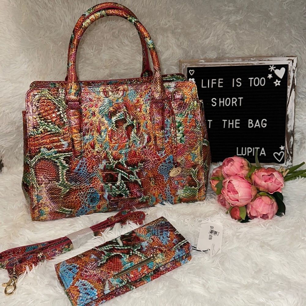 Brahmin small Finley and Ady wallet set in Reservoir - Picture 1 of 13